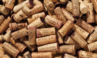 tappi di sughero per il vino produzione