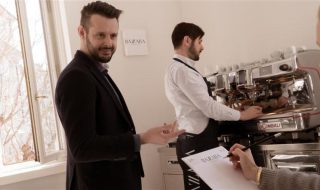 macinazione dei chicchi di caffè